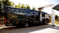 Fabricantes apresentam protótipo de ônibus 100% elétrico com bateria de íons de lítio com nióbio