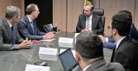 Ministro Alexandre Silveira convida IATA para colaborar com grupo de trabalho sobre redução de preços do QAV