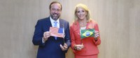 Ministro Alexandre Silveira e embaixadora dos EUA conversam sobre investimento das empresas americanas no Brasil