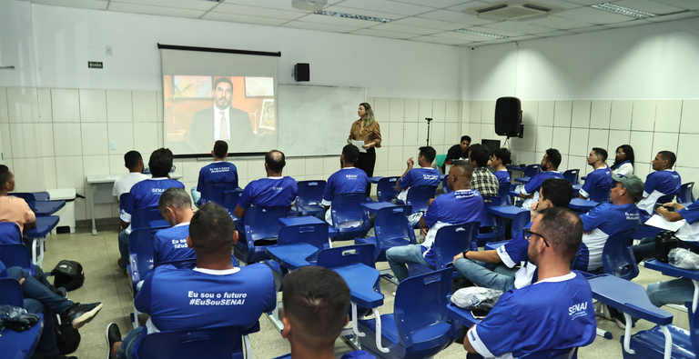 Primeira turma de eletricistas industriais formados pelo SENAI irá trabalhar em obras de transmissão leiloadas pelo MME