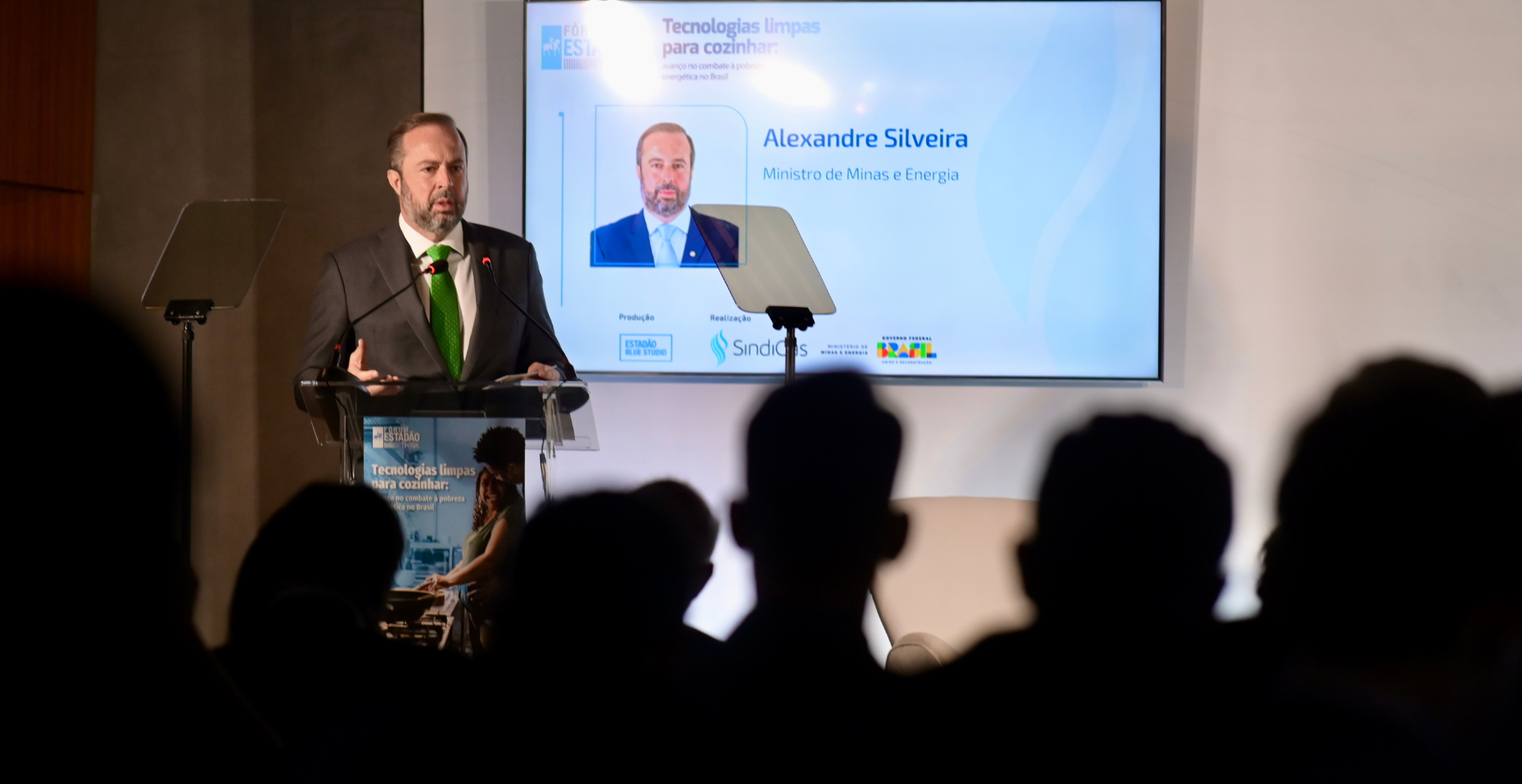 Alexandre Silveira defende amplo acesso a tecnologias de cocção limpa para combater desigualdade social no Brasil