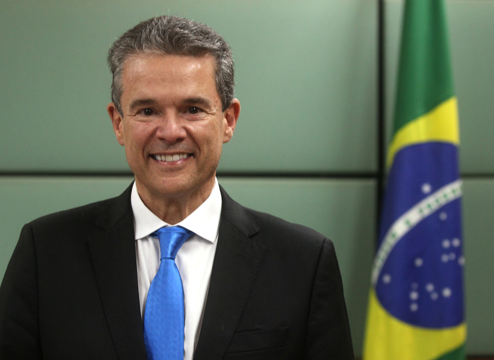 Ministro da Pesca e Aquicultura  André de Paula site.jpg