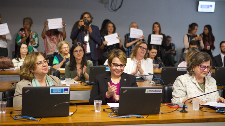 PL da igualdade salarial entre homens e mulheres é aprovado no Congresso Nacional