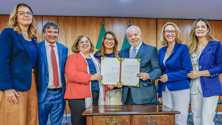 Presidente Lula sanciona lei que institui pensão especial para órfãos do feminicídio