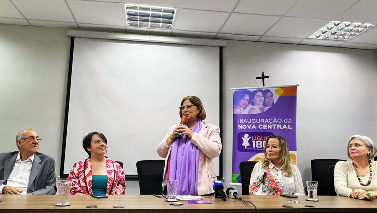 Para a ministra das Mulheres, o lançamento marca uma nova forma da Central de Atendimento à Mulher de trabalhar