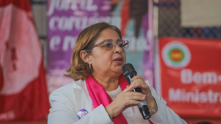 Ministra Cida Gonçalves faz escuta de mulheres em Heliópolis, maior comunidade de São Paulo