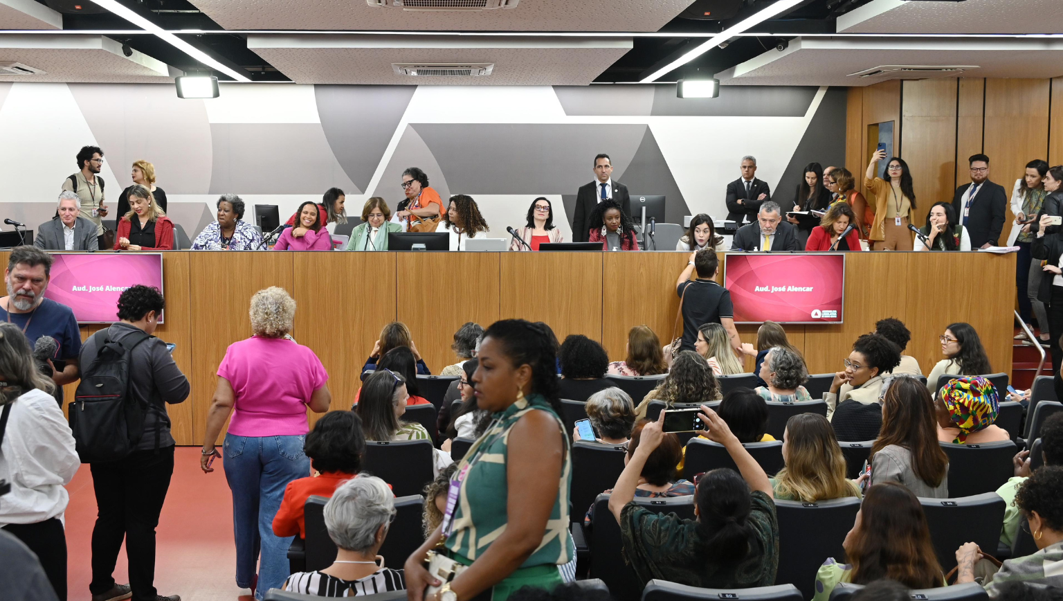 O evento realizado no Palácio da Inconfidência reuniu autoridades legislativas, judiciárias e representantes da sociedade civil