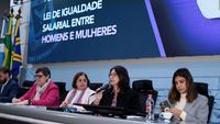 “Temos que nos reorganizar como sociedade para garantir a igualdade salarial entre mulheres e homens”, diz Cida Gonçalves em audiência pública