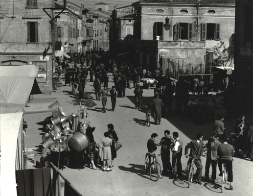 Dia de mercado Luzarra, Itália 1953