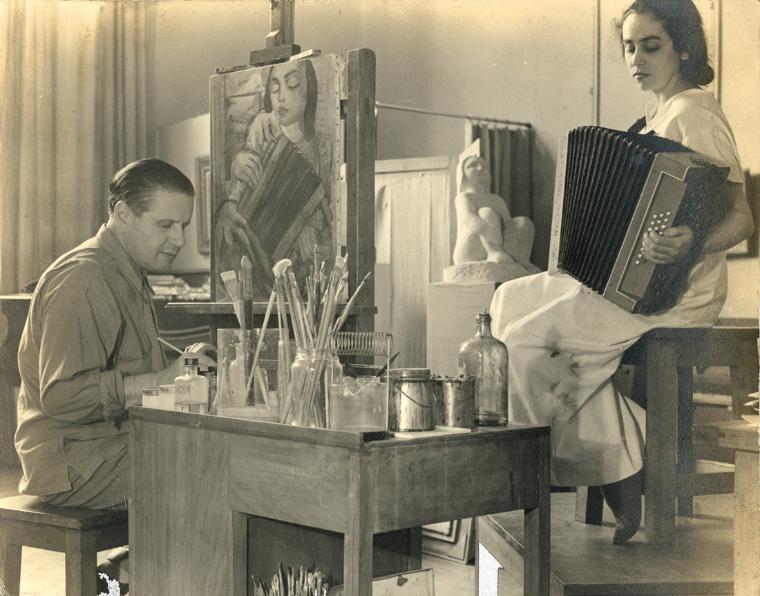 Lasar Segall e Lucy Citti Ferreira posando, c. 1940