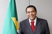 13 de maio – Presidente da Palmares é condecorado com a Medalha do Mérito Cívico Afro-Brasileiro