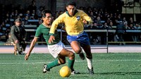 Garrincha: a vida escreve certo por pernas tortas