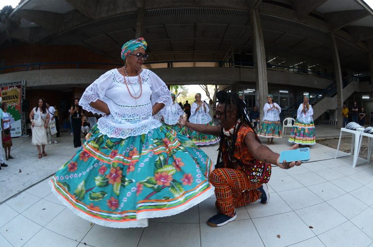 Palmares reinsere nomes e amplia lista de negros notáveis!