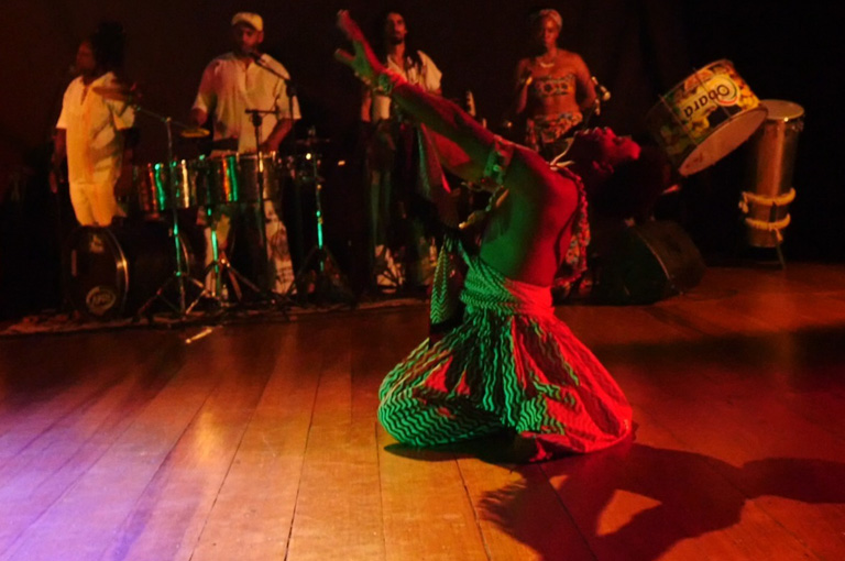 O Projeto Obará tem com proposito divulgar e manter a cultura afro-brasileira através da dança e da percussão