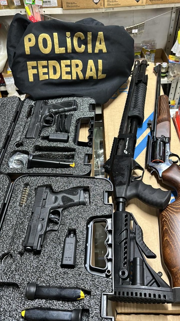 Operações da Polícia Federal miram armas de CACs em sete Estados