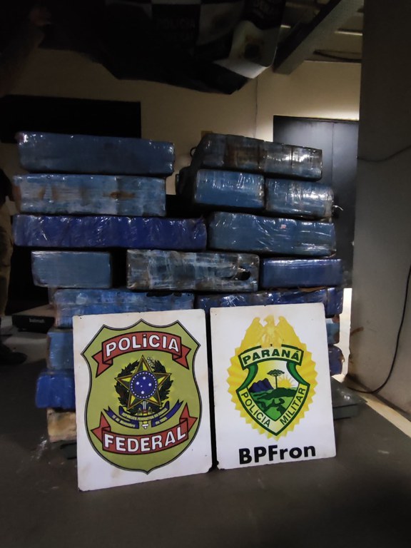 PF e PM/PR apreendem mais de 600kg de maconha no Paraná — Polícia Federal