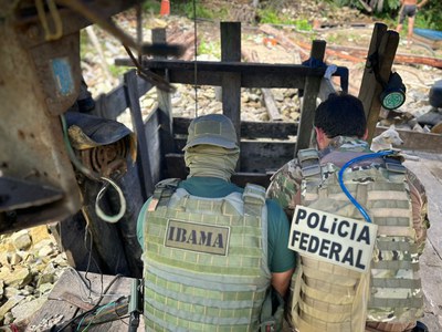 PF e IBAMA realizam ação contra garimpo ilegal no Amapá