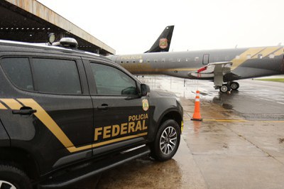 PF prende passageira com 80 cápsulas de drogas no aeroporto de Brasília