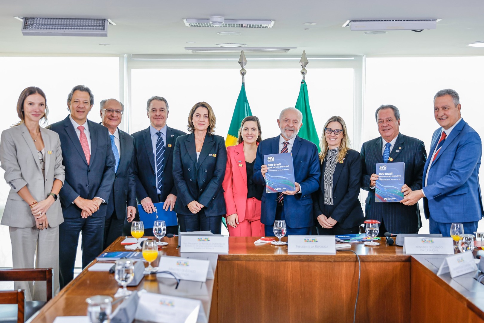 President Lula receives B20 Brazil policy recommendations