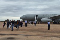 Llega a Brasilia un avión con repatriados de la Franja de Gaza