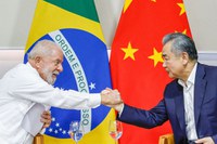 Lula se reúne con canciller chino en encuentro preparatorio para visita del presidente de China