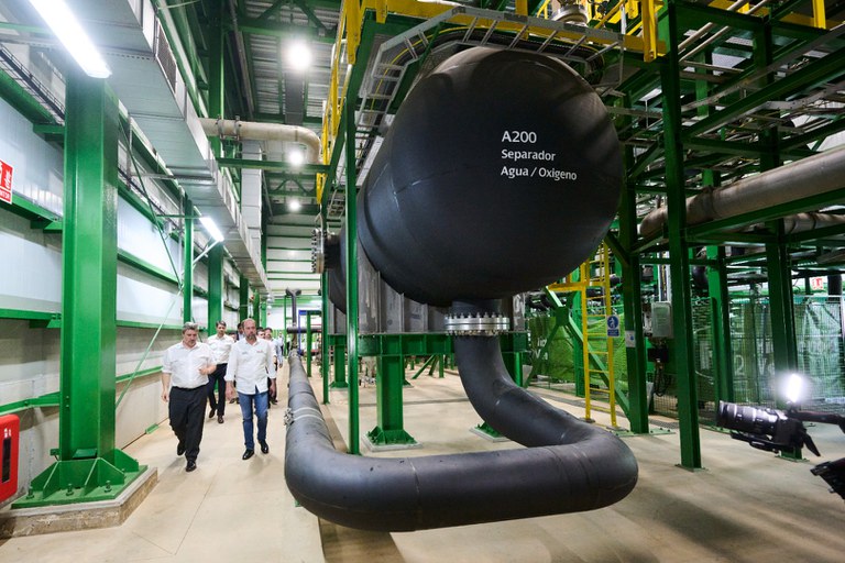 El ministro de Minas y Energía, Alexandre Silveira, se encuentra en España, donde se reunió con el presidente ejecutivo global de Iberdrola y visitó la planta de hidrógeno verde de Puertollano