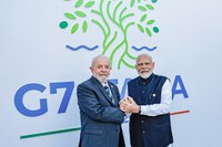 En el G7, Lula mantiene una conversación bilateral con el primer ministro de la India, Narendra Modi