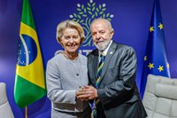 Lula y la presidenta de la Comisión Europea celebran una reunión bilateral en Italia