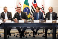 Presidente Bolsonaro se reúne com empresários em São Paulo