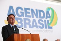 Todos no Brasil devem acompanhar a execução das obras, diz Bolsonaro ao lançar Agenda + Brasil