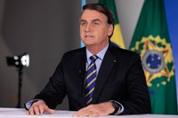 Presidente da República fala sobre auxílio emergencial e hidroxicloroquina em pronunciamento