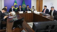 Presidente discute antecipação da entrega de vacina da Pfizer ao Brasil