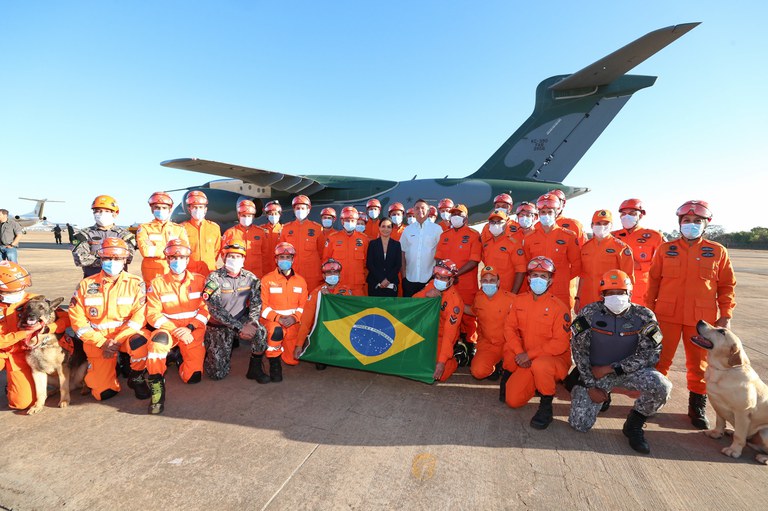 Missão brasileira embarca para o Haiti levando bombeiros, equipamentos e medicamentos