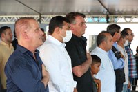 Presidente Jair Bolsonaro entrega 500 casas para famílias de baixa renda em Manaus