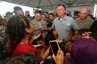 Presidente Jair Bolsonaro visita abrigo de venezuelanos em Roraima