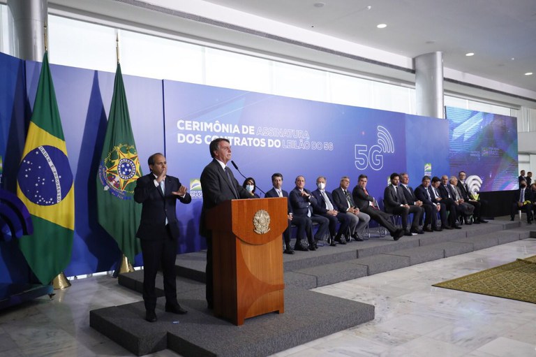 Governo e operadoras oficializam concessão do 5G em cerimônia no Palácio do Planalto