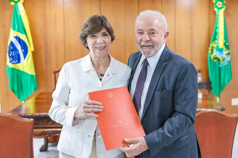 Presidente Lula se reúne com chanceler francesa Catherine Colonna