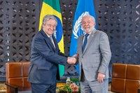 Lula fala sobre possíveis saídas para a paz com o secretário-geral da ONU