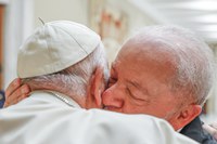 Lula e Papa Francisco falam sobre a paz em audiência no Vaticano