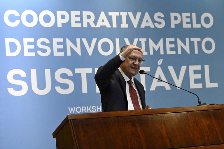Presidente em exercício, Geraldo Alckmin