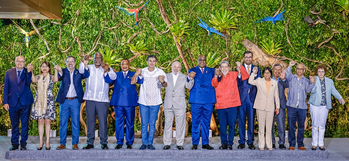 Foto oficial da Cúpula da Amazônia com convidados