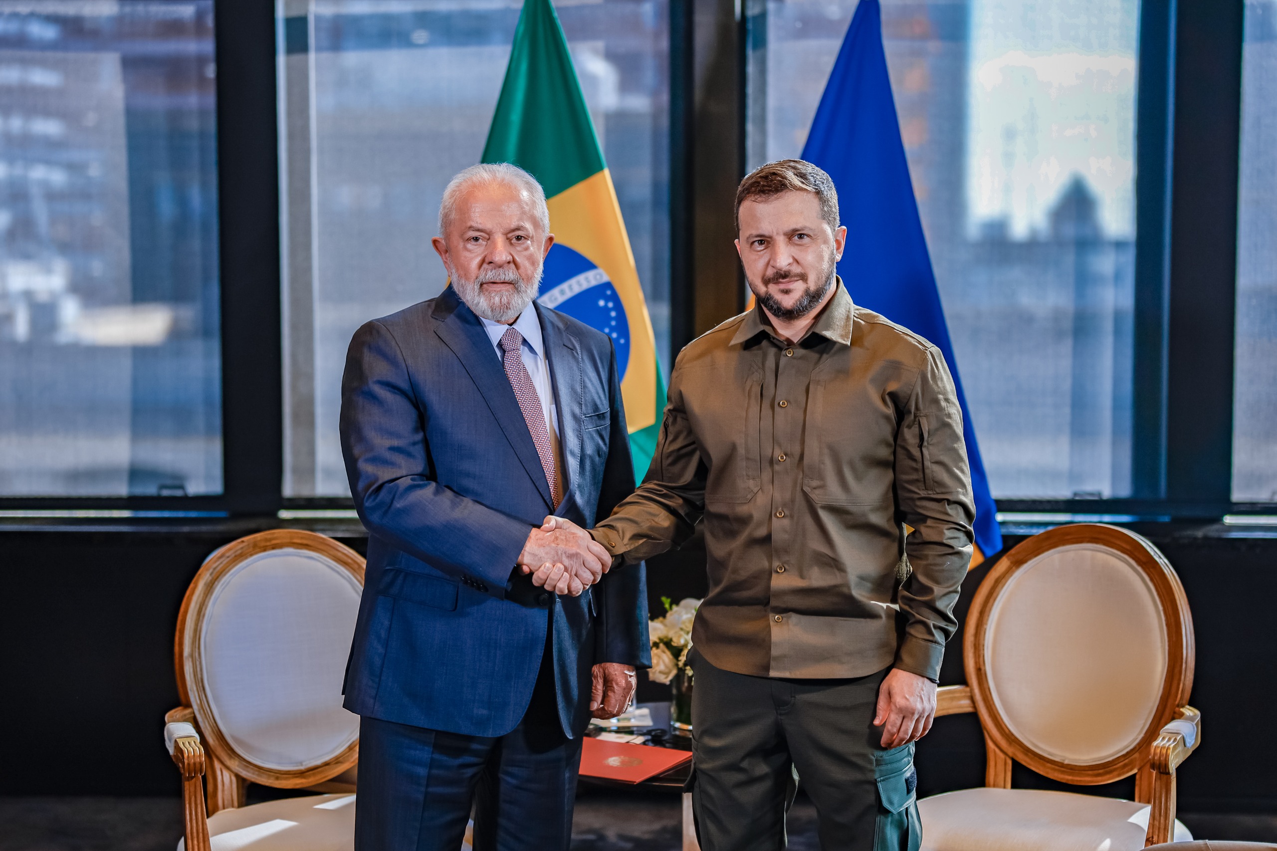 Lula e Zelensky conversam sobre paz em Nova York — Planalto