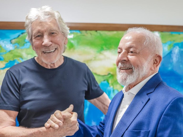 Presidente Lula Recebe Roger Waters No Palácio Planalto — Planalto