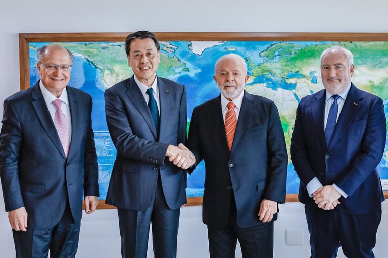 Presidente Lula e CEO da Nissan, Makoto Uchida