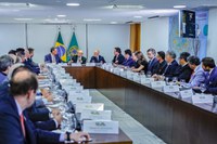 Em reunião com Lula, indústria de proteína animal anuncia doação de 2 milhões de quilos de carne para o RS