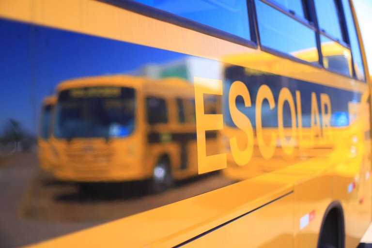 Novos ônibus escolares adquiridos com recursos do PAC