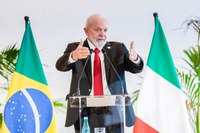 Presidente faz balanço da Cúpula do G7 e de fórum da OIT