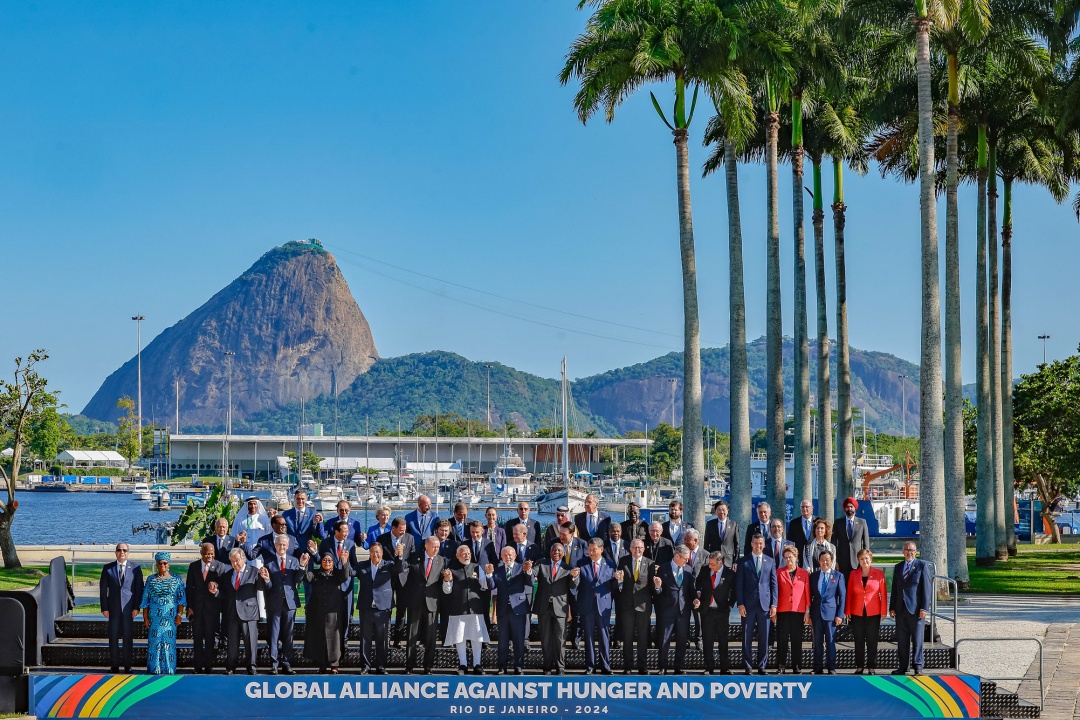 Prioridades brasileiras na presidência do grupo ficaram expressas no documento assinado em consenso pelos líderes presentes à cúpula do Rio de Janeiro. Texto também enfatiza compromissos ambientais, com trabalho decente e defesa dos direitos humanos