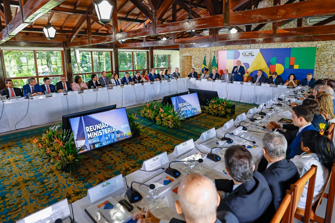 Na abertura do encontro com ministros, presidente reforça que 2025 será um ano de colheita e aponta o cuidado com a segurança alimentar como essencial para a melhoria da qualidade de vida da população