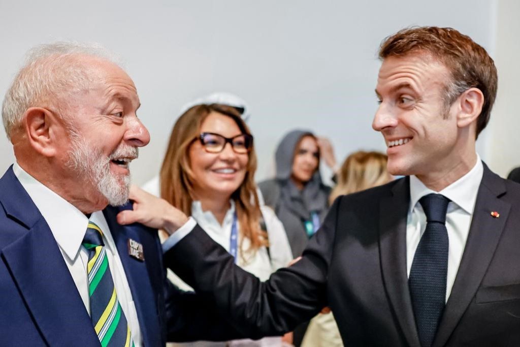 231201_Planalto_Lula-Janja-e-Macron_Foto-RicardoStuckertPR.jpg